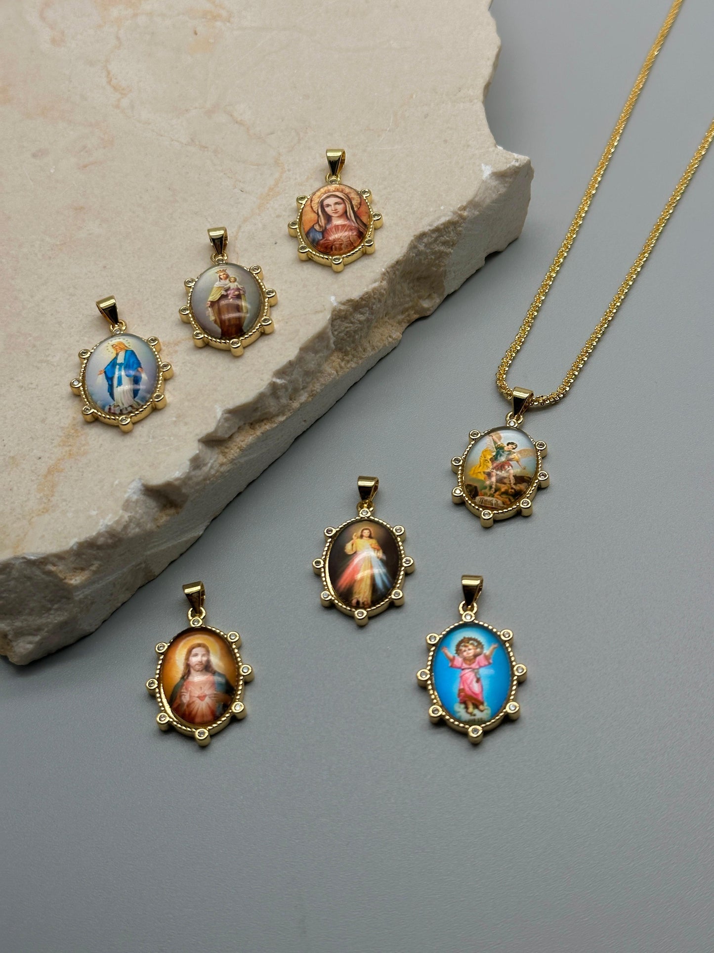 Cadena dijes Religiosos