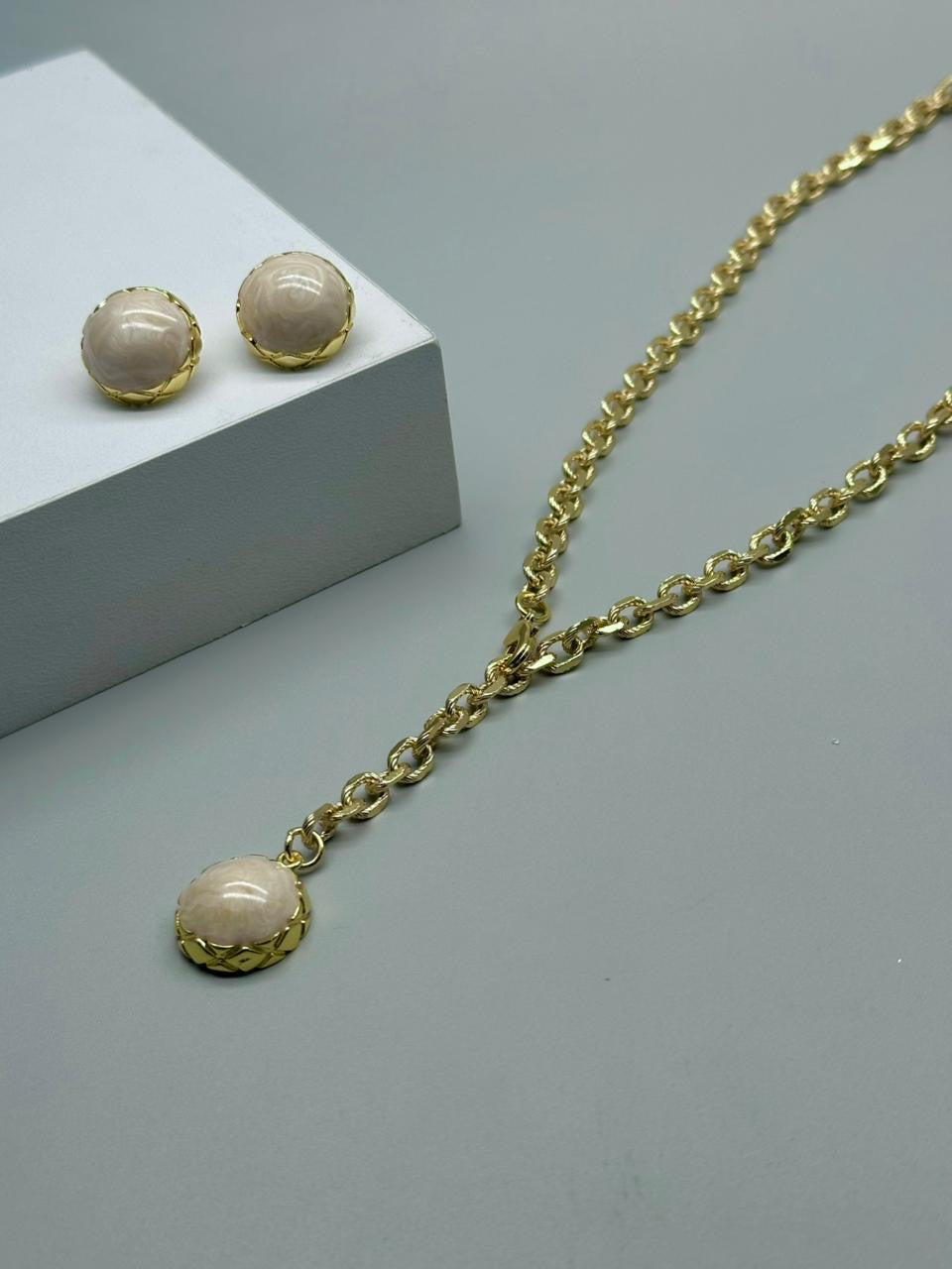 Cadena con dije de bola