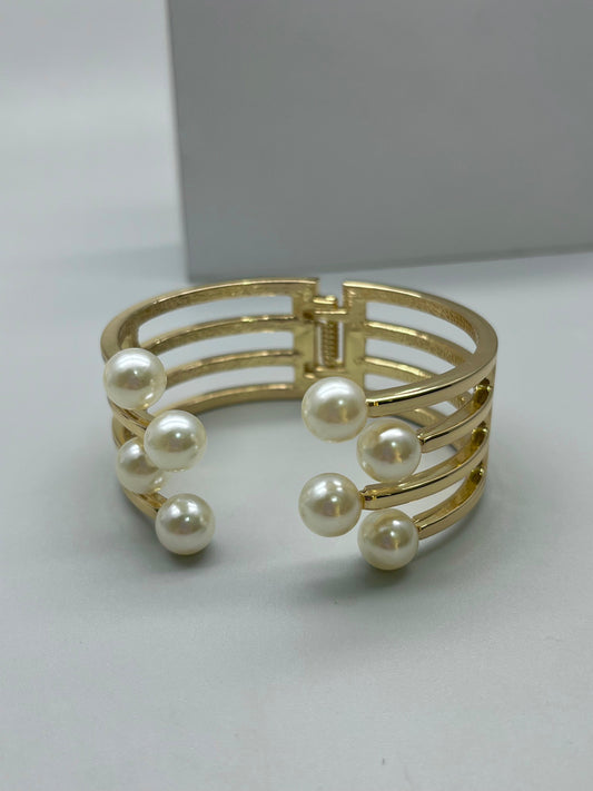 Brazalete con perla