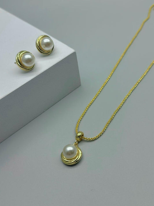 Cadena  con dije de perla