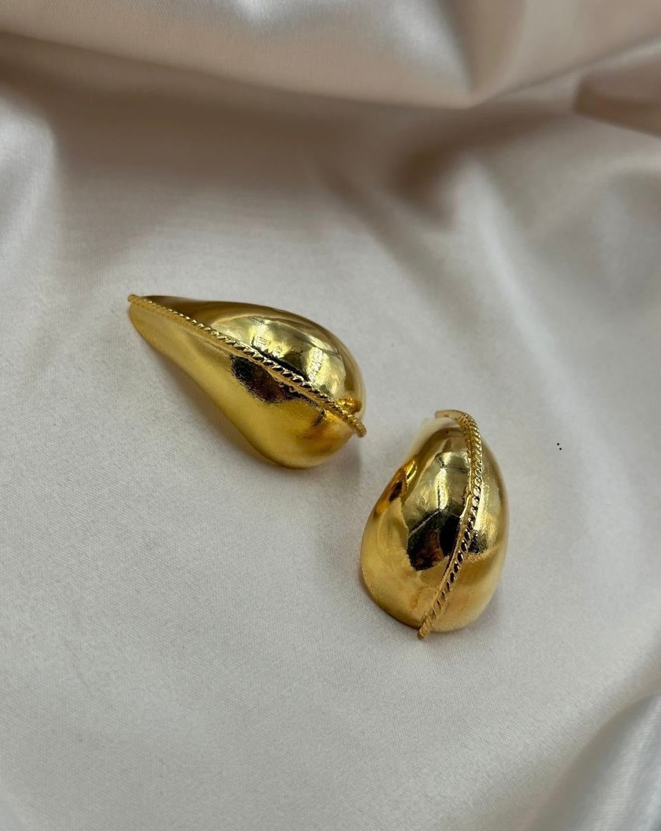 Arete en bronce Gota