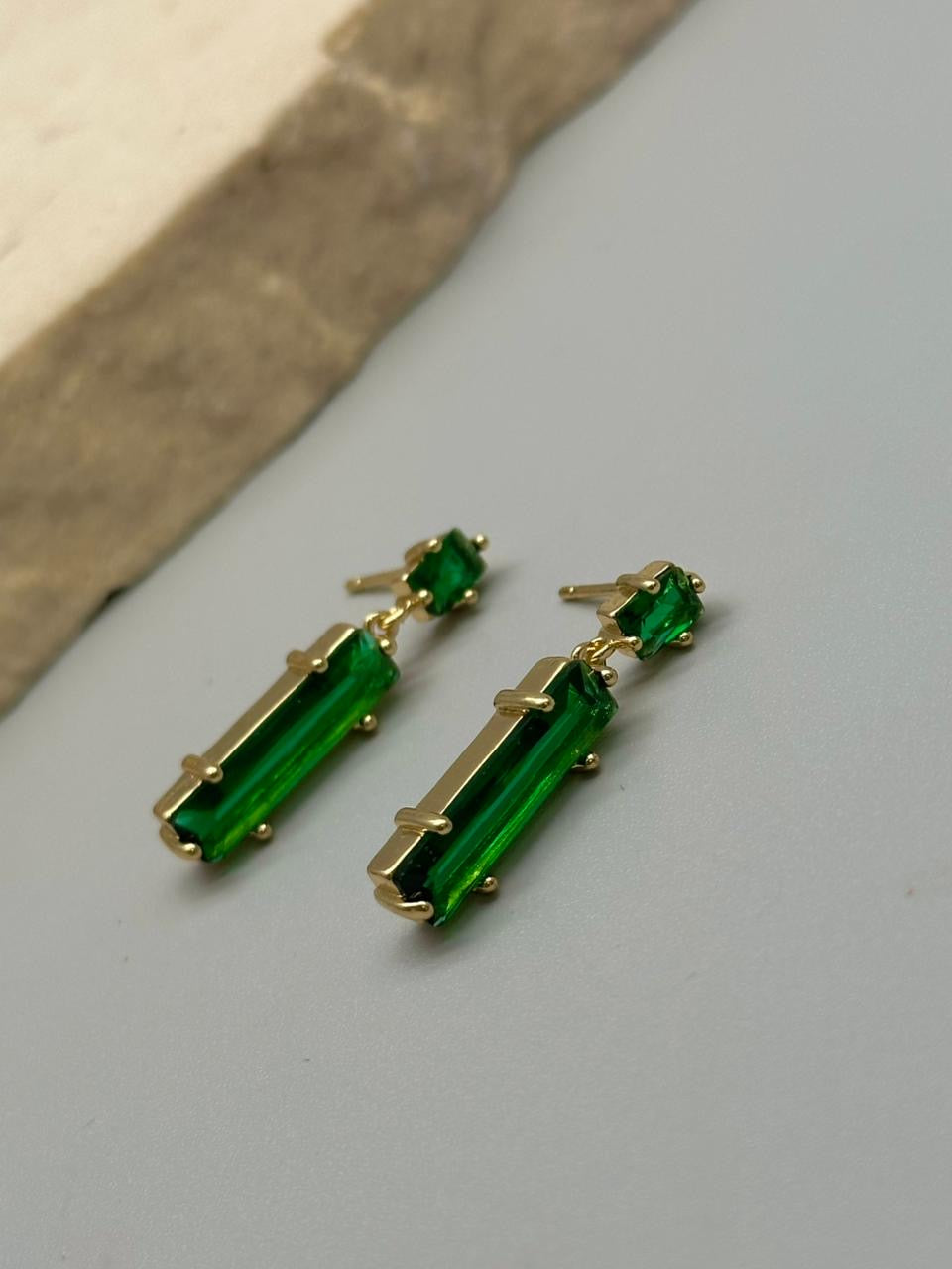 Aretes covergold piedras verdes