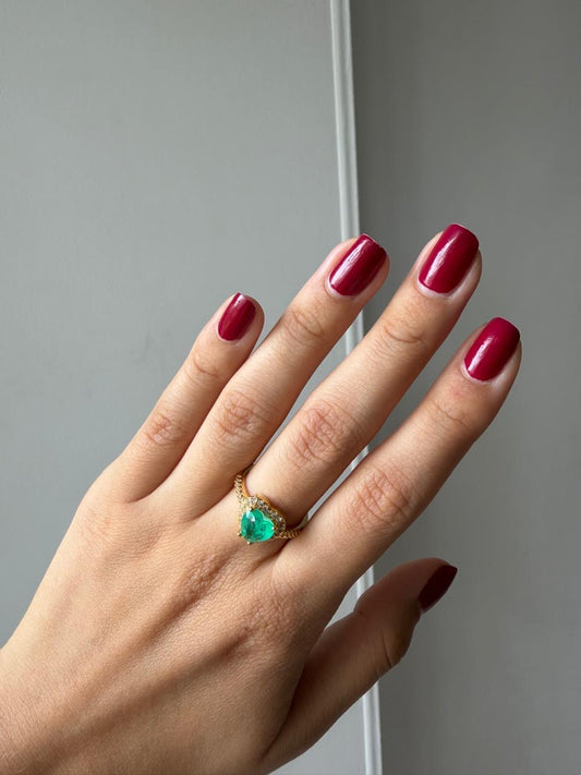 Anillo con esmeralda de laboratorio corazon con Circones