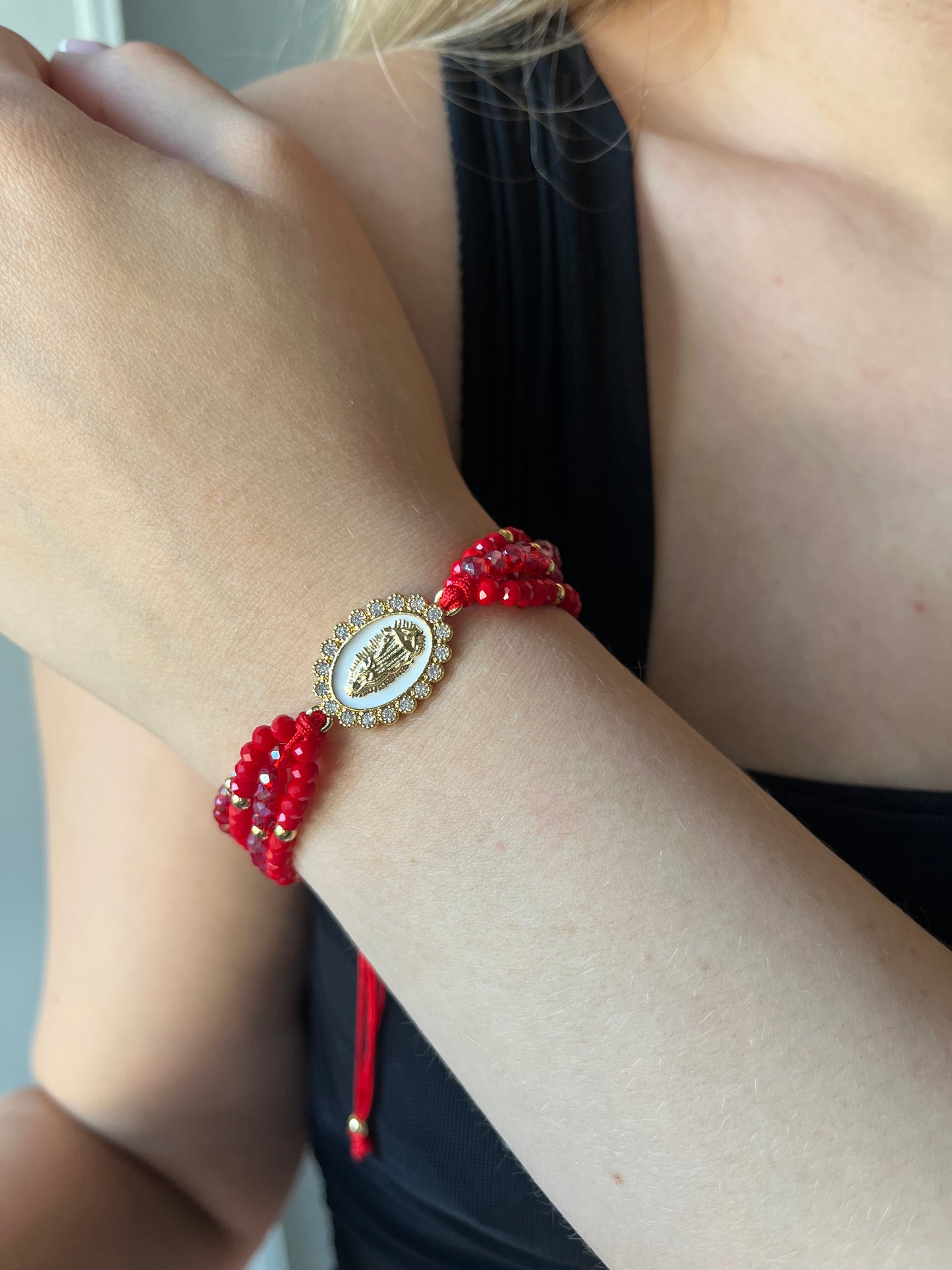 Pulseras de mostacilla con la Virgen