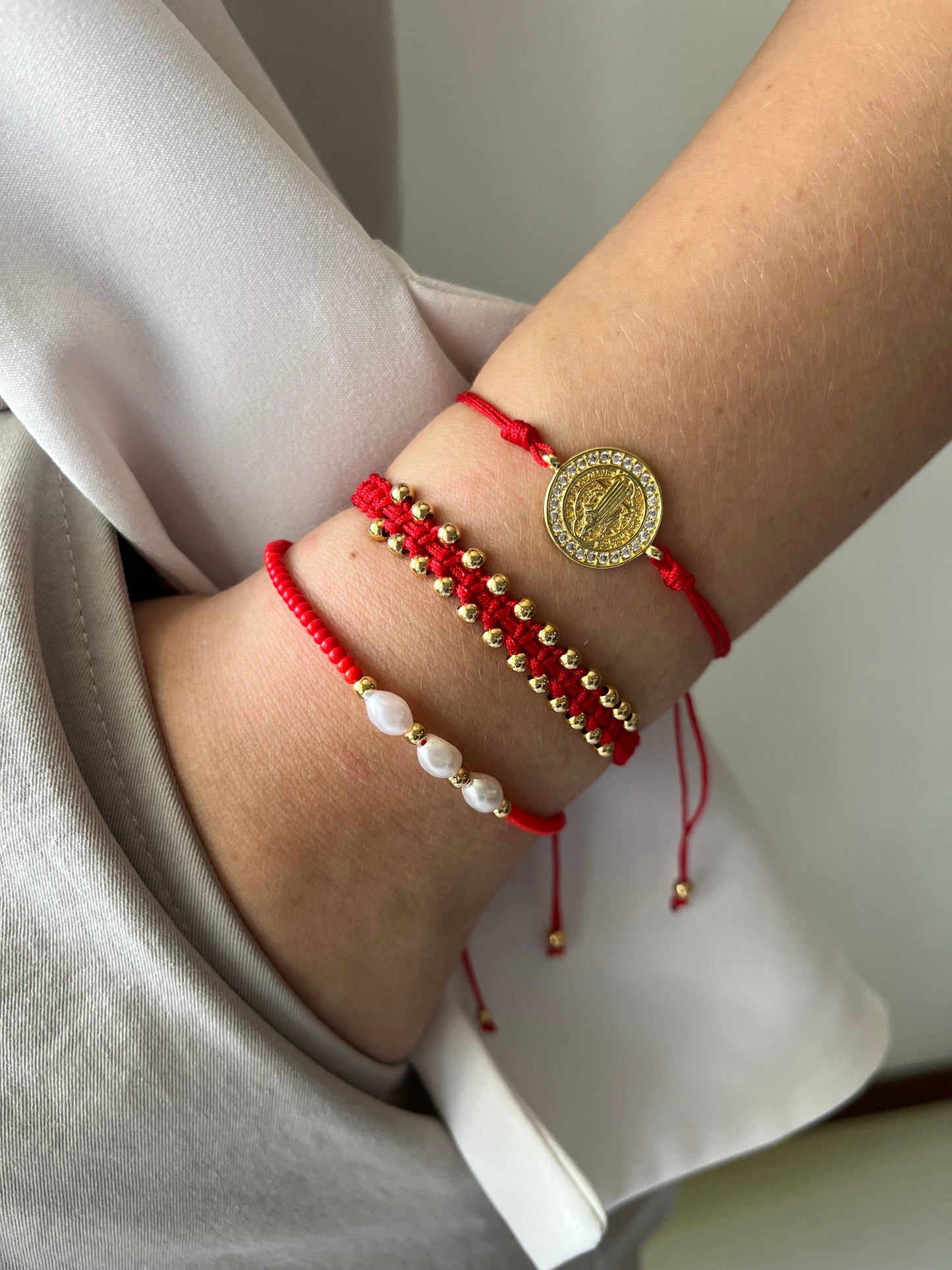 Pulsera triple de San Benito
