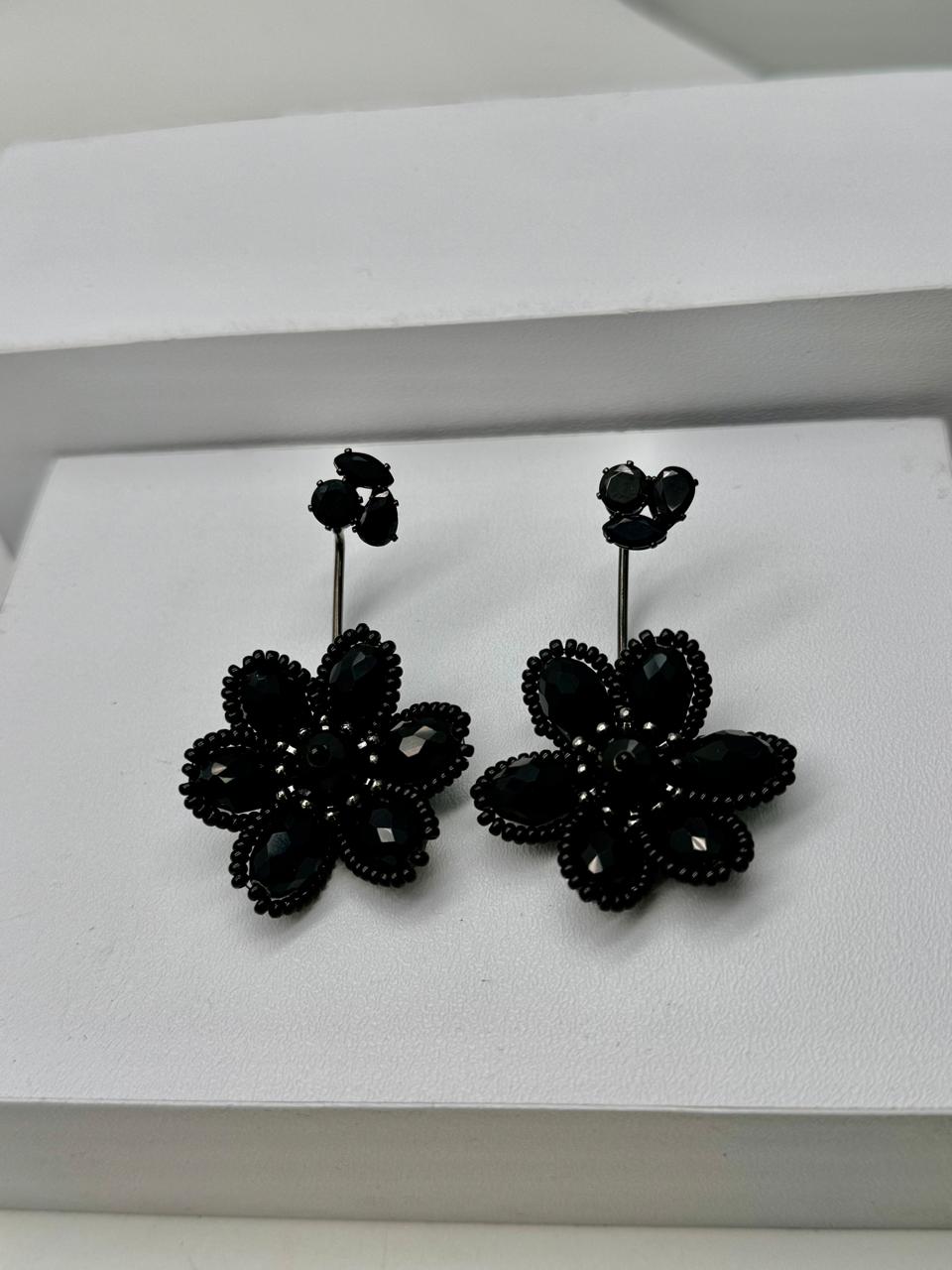 Arete de Flor negro
