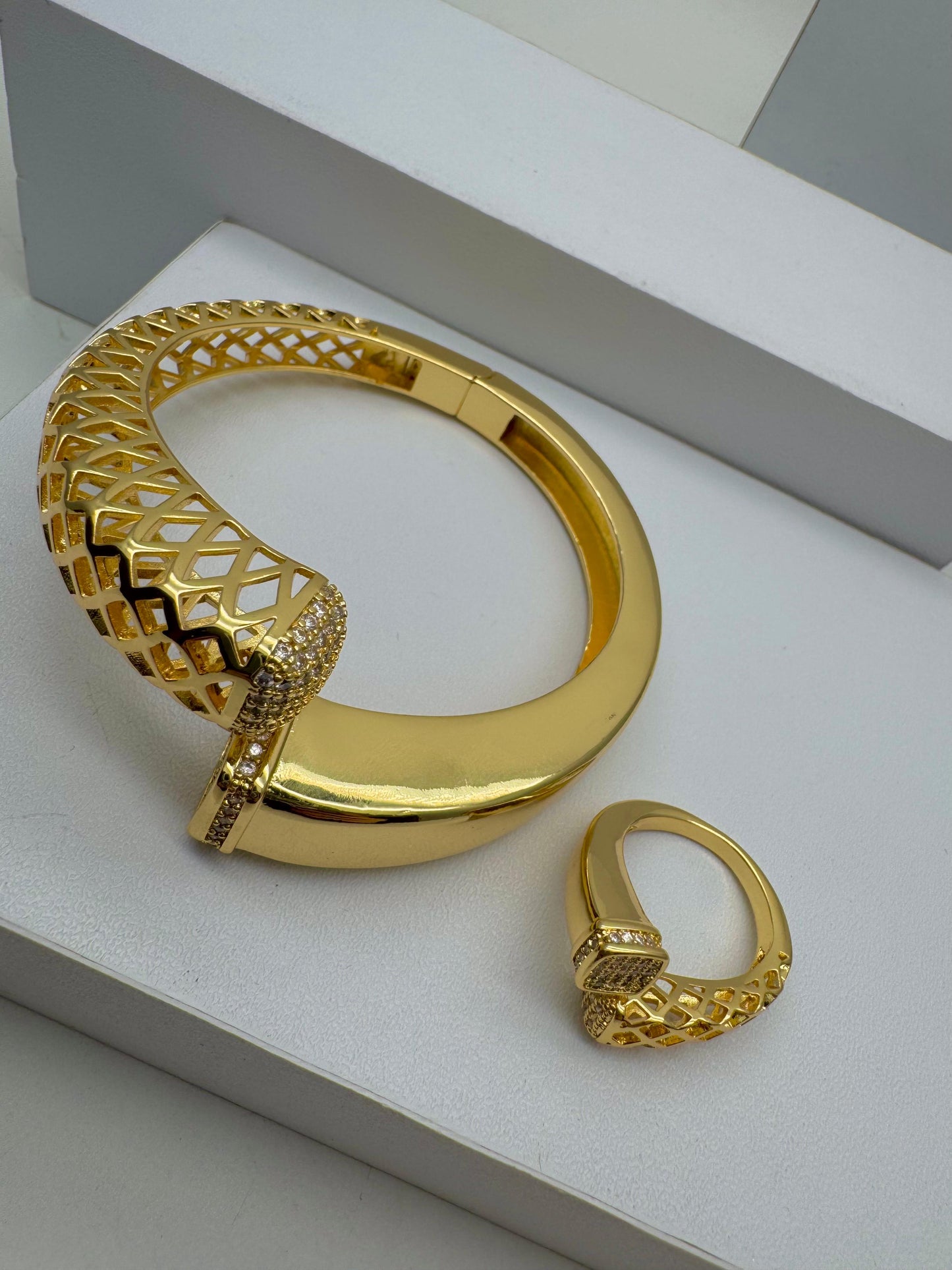 Set de Brazalete y Anillo