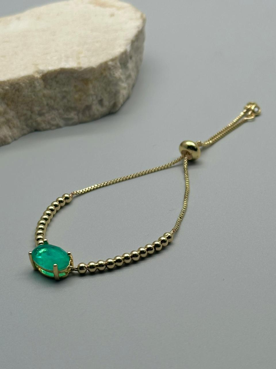 Pulsera con dije Esmeralda Ovalado 12mm