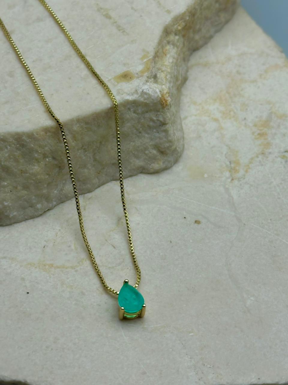 Cadena con dije Esmeralda Gota Mini 8mm