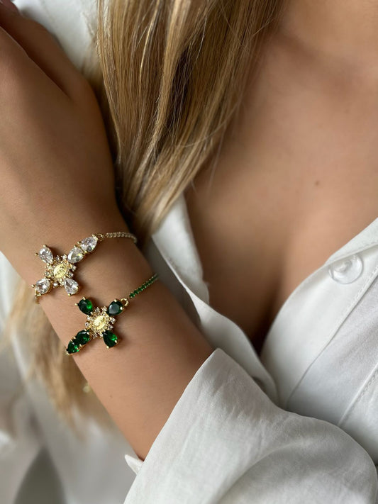 Pulsera con dije de cruz C/U