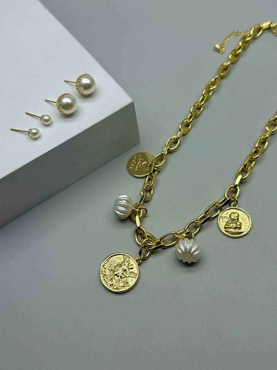 Cadena  varios dijes