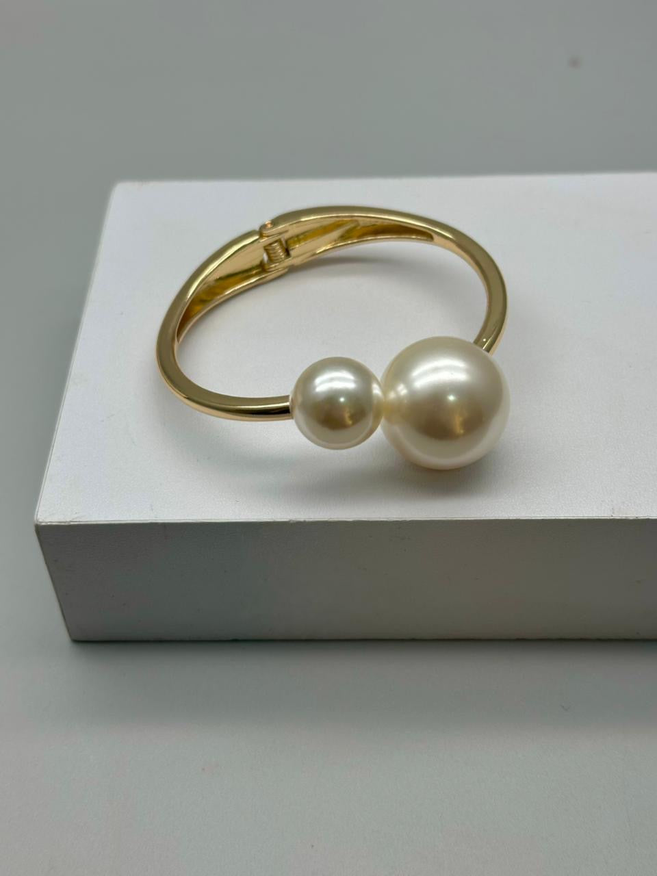 Brazalete  con perlas