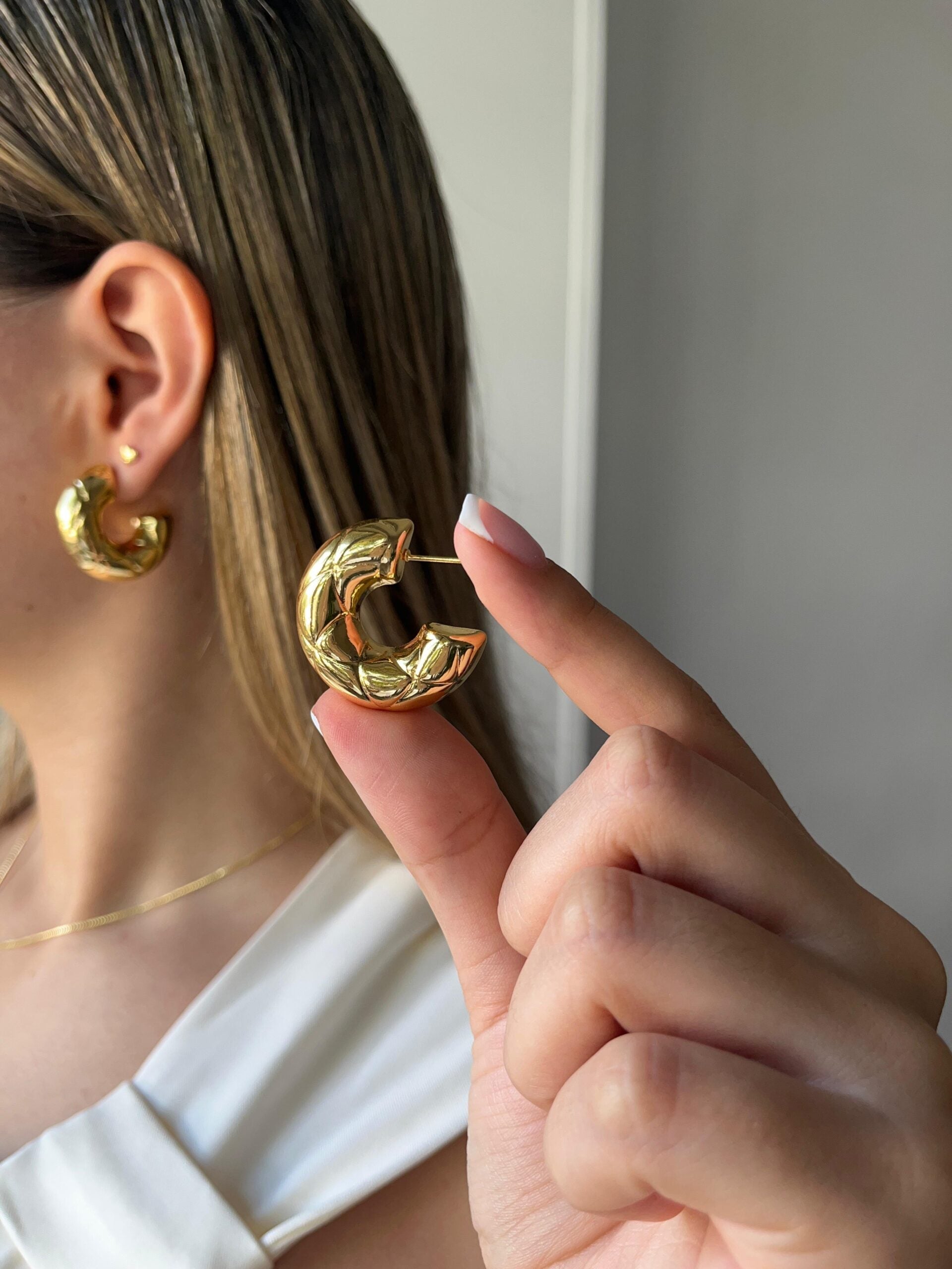 fe69d23d-38f5-4dbb-b72c-018e22141817